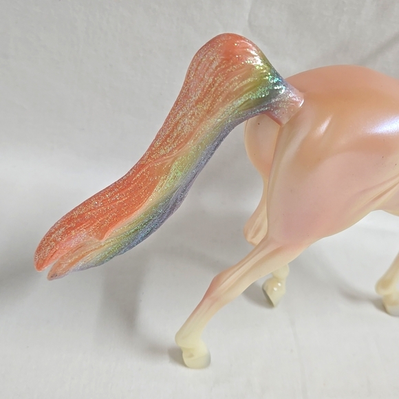 Breyer Reeves Unicorn Rainbow Glitter Mane Tail Pink BEAUTIFUL SHINY - Picture 10 of 16